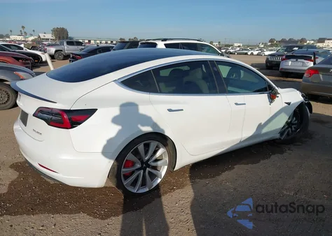 2019 Tesla Model 3 Long Range/Performance z USA, uszkodzony, nr VIN 5YJ3E1EB8KF487466